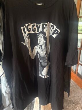 Black Graphic Short Sleeve Tee